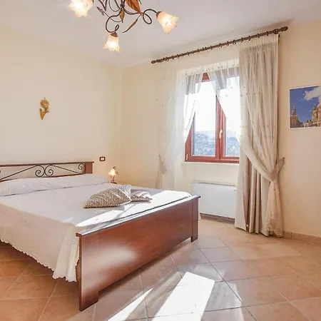 Aquaro Vakantiehuis Ogliastro Cilento